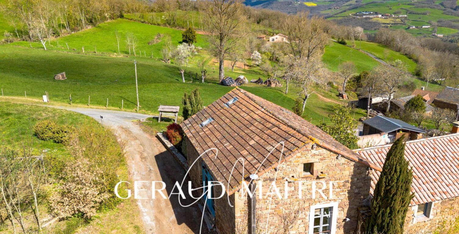 Belle demeure en pierre au cœur d'un hameau retiré — photo 1