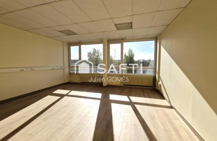 Bureau 2 pièces de 45 m2 à louer - 77470 TRILPORT — photo 2