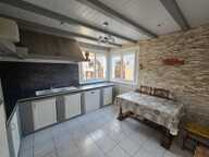 MAISON DE PLAIN-PIED AVEC DÉPENDANCE RÉNOVÉE, 3 GARAGES ET CUISINE D'ÉTÉ ! — photo 3