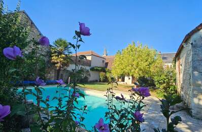 Bien d'exception au cœur du village, avec jardin et piscine chauffée et climatisation. — photo du bien