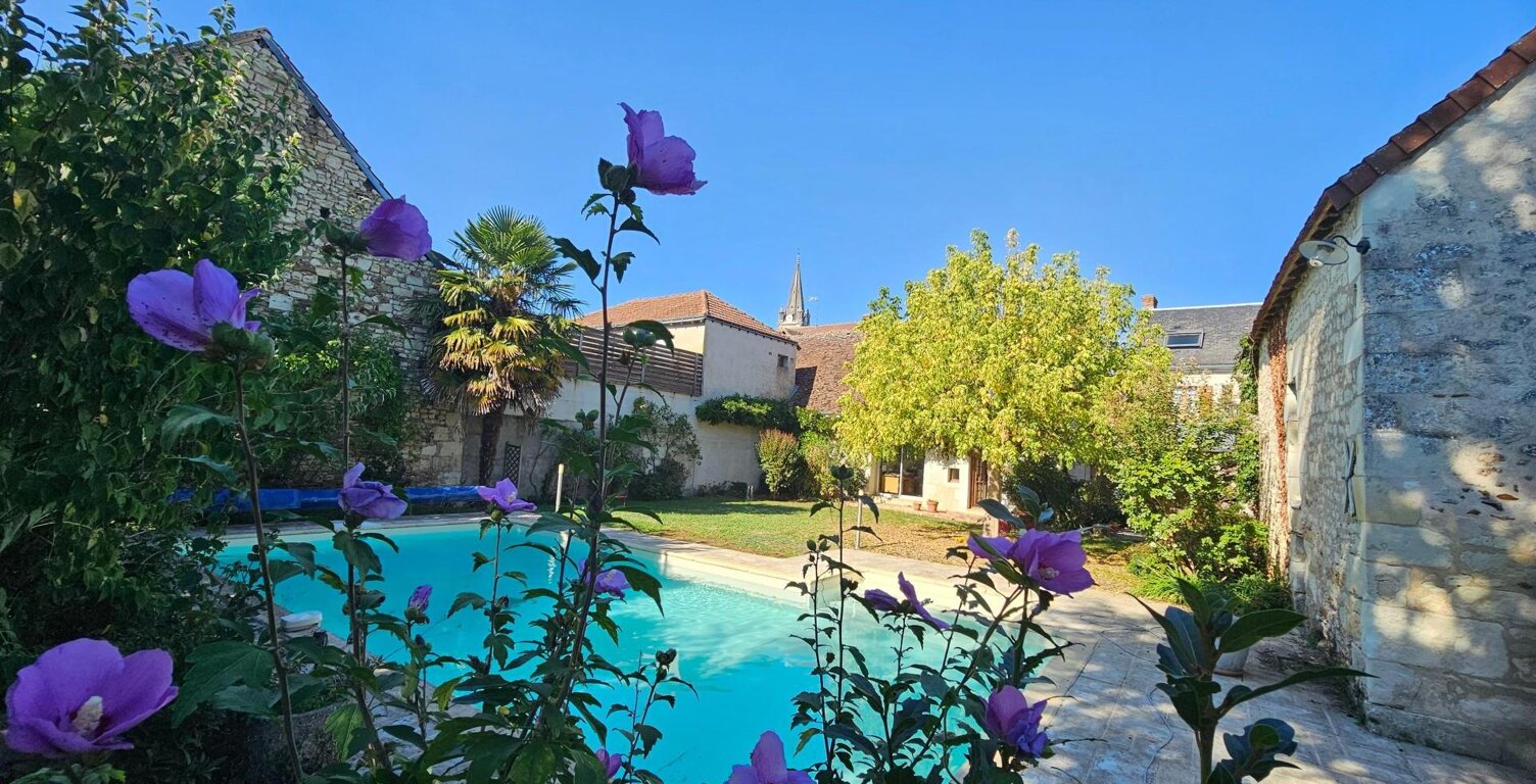 Bien d'exception au cœur du village, avec jardin et piscine chauffée et climatisation. — photo 1
