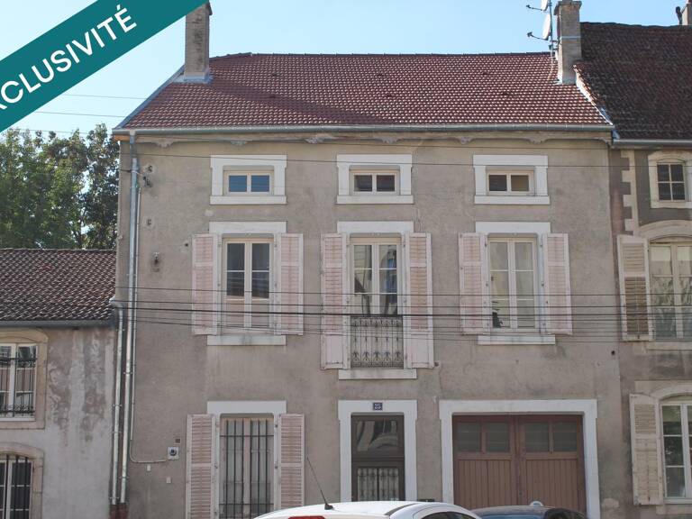 maison de centre ville avec une petite cour — photo 1