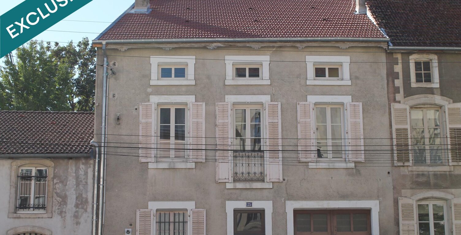 maison de centre ville avec une petite cour — photo 1