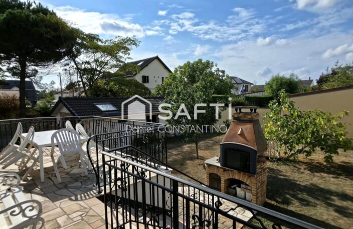 Maison avec Beau Volume et Terrain de 701 m² — photo 3