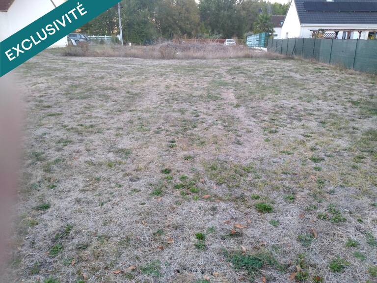 Terrain constructible viabilisé en Brenne. — photo 1