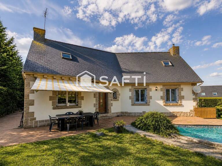 SAINT-CARREUC  Maison 163 m², 5 chambres, jardin — photo 1