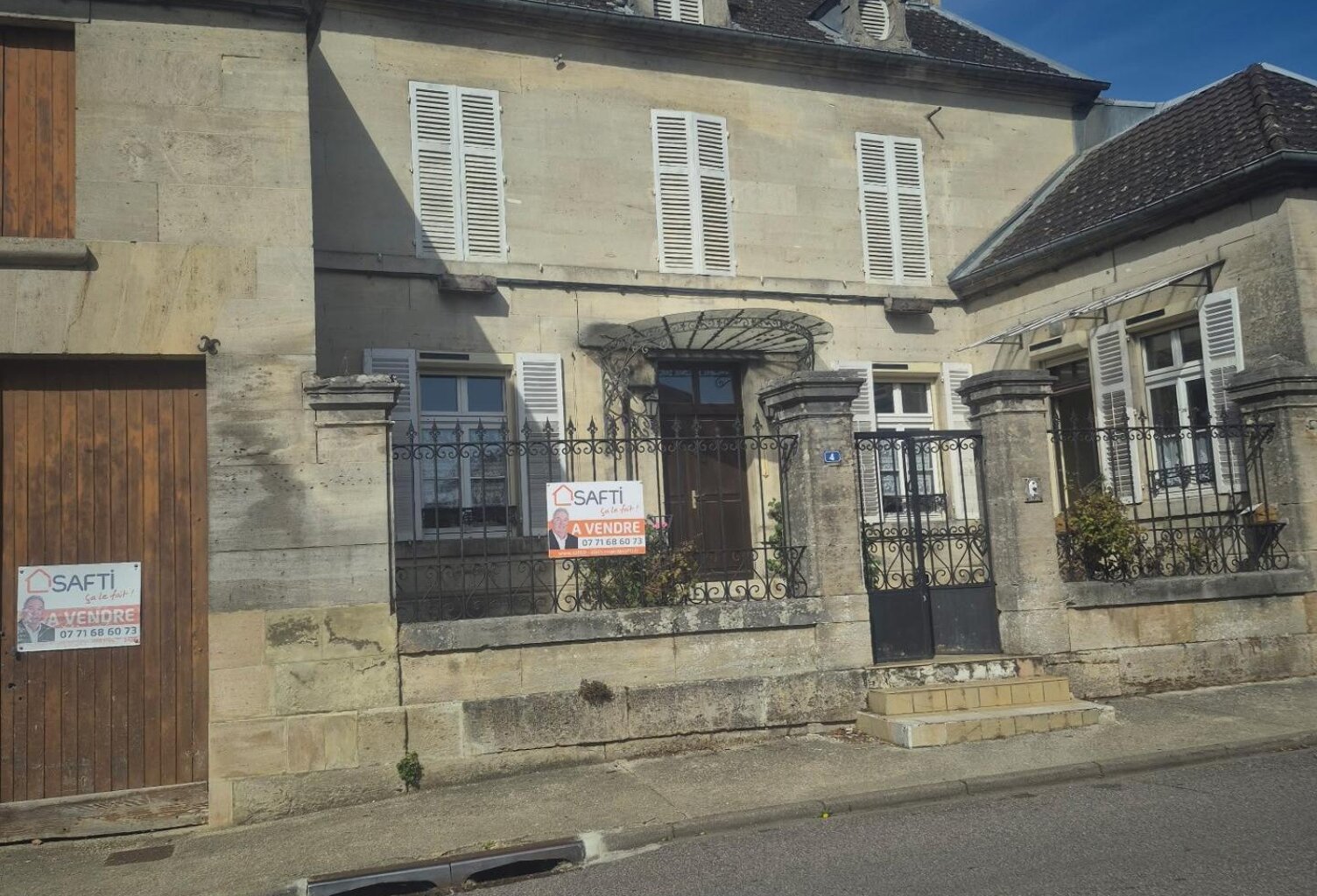 Grande maison de caractère à rénover ! — photo 1