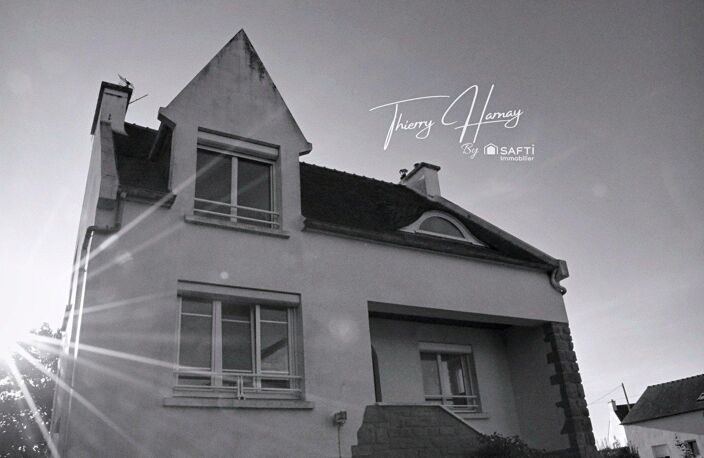 **LOCQUIREC  Élégante maison rénovée avec vue mer, à 5 minutes à pied des plages** — photo 2