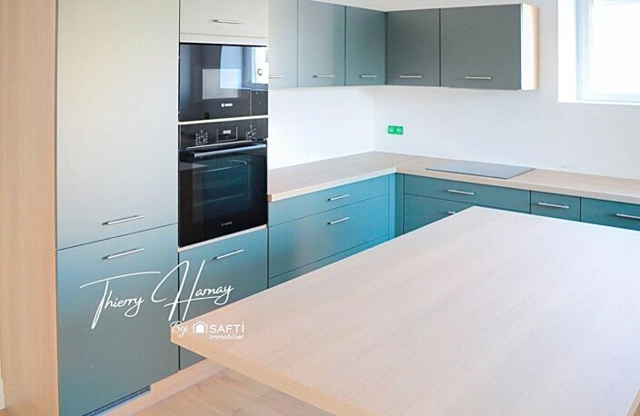 **LOCQUIREC  Élégante maison rénovée avec vue mer, à 5 minutes à pied des plages** — photo 4