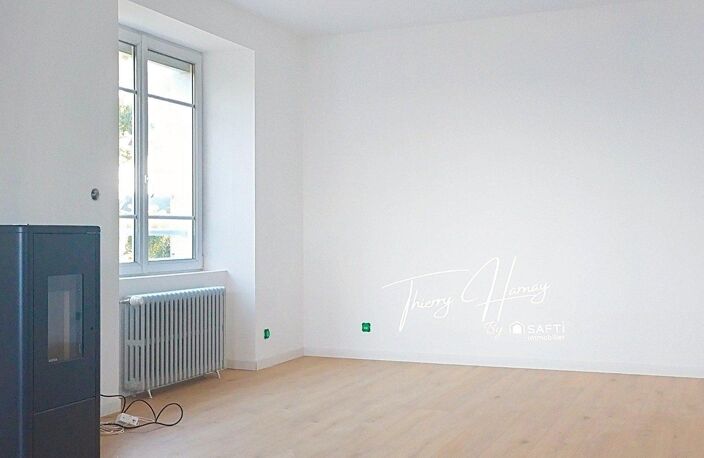 **LOCQUIREC  Élégante maison rénovée avec vue mer, à 5 minutes à pied des plages** — photo 5
