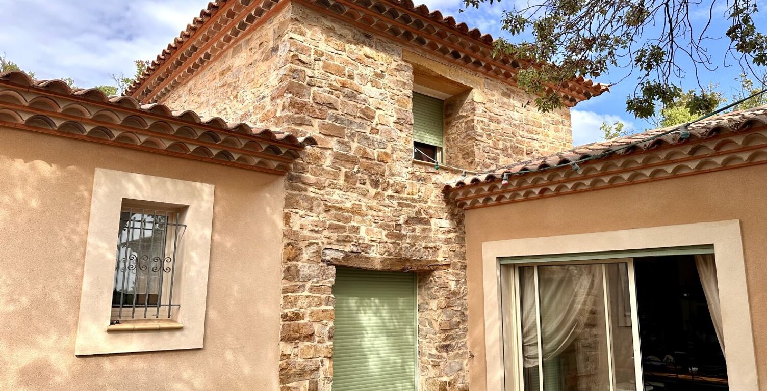 Villa — photo 1