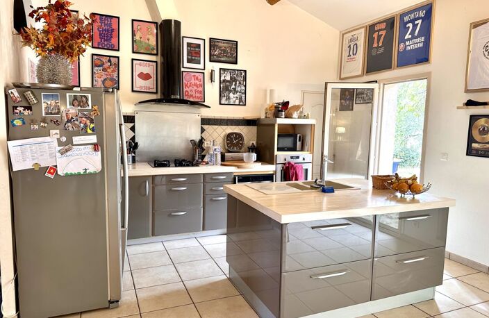 Villa — photo 4