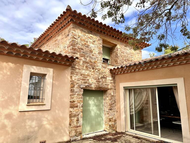 Villa — photo 1