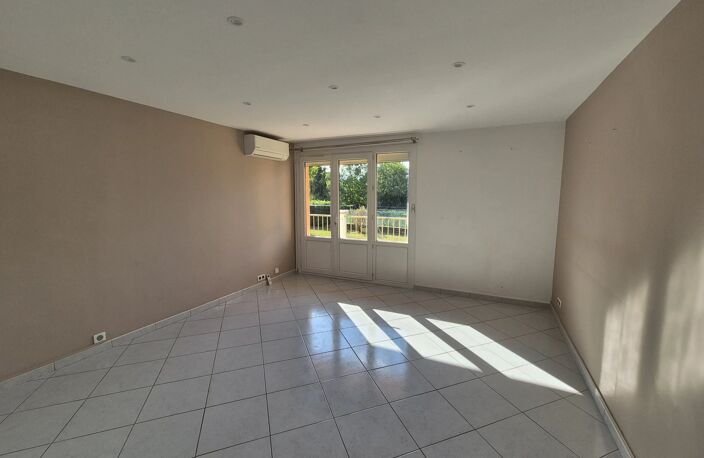 À LOUER – AGRÉABLE T3 EN REZ-DE-CHAUSSÉE AVEC GARAGE — photo 2