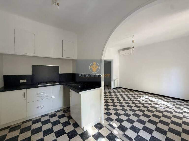 Appartement lumineux 2 chambres à louer à Apt — photo 1