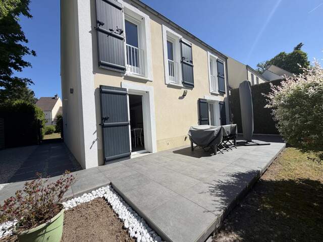 Maison  5 pièce(s) 115.5 m2  sur un terrain de 500 m² à Moret-Loing — photo du bien
