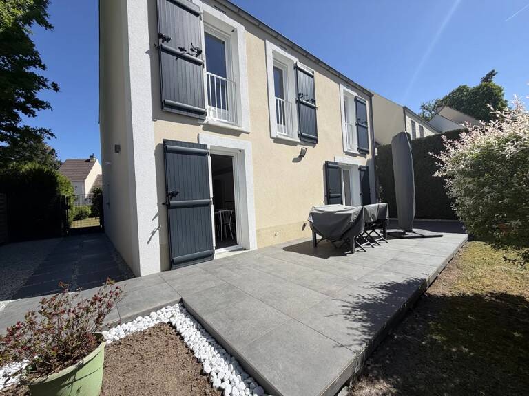 Maison  5 pièce(s) 115.5 m2  sur un terrain de 500 m² à Moret-Loing — photo 1