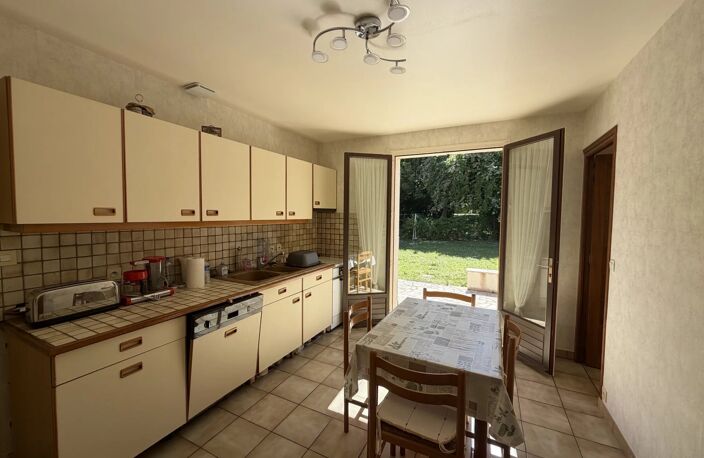 Maison Moret-sur-Loing proche du centre ville 7 pièce(s) 145.43 m2 six chambres, terrain de  413m² — photo 4