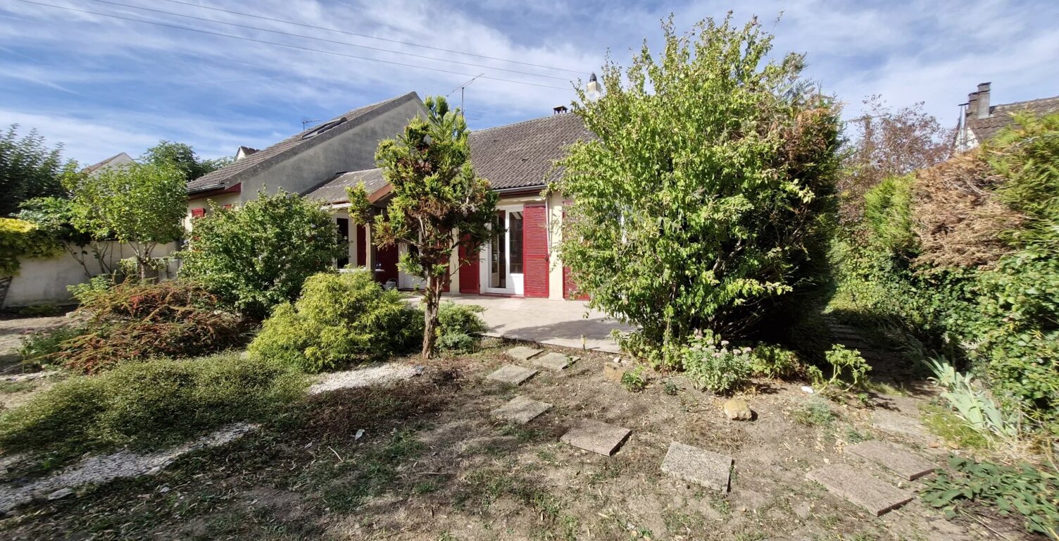 Maison avec grand jardin - Dormelles — photo 1