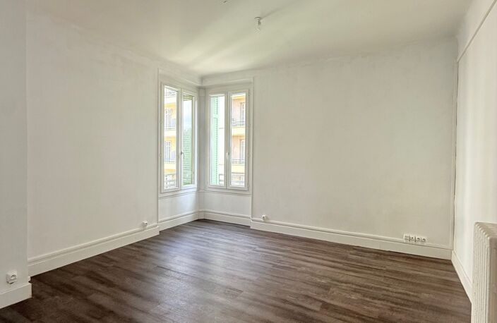 Location appartement 4 pièces 70 m² à Marseille 8 (13008) — photo 5