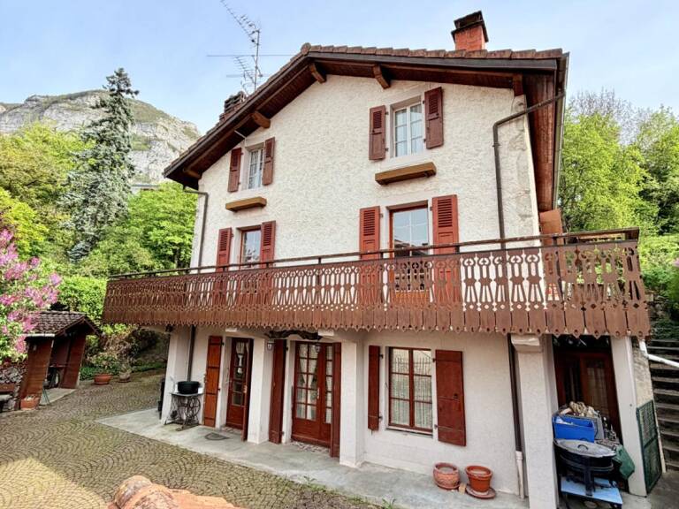 EXCLUSIVITE Collonges-sous-Salève Maison en pierre datant de 190 — photo 1
