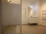 Spacieux appartement 2 pièces dans un immeuble neuf — photo 4