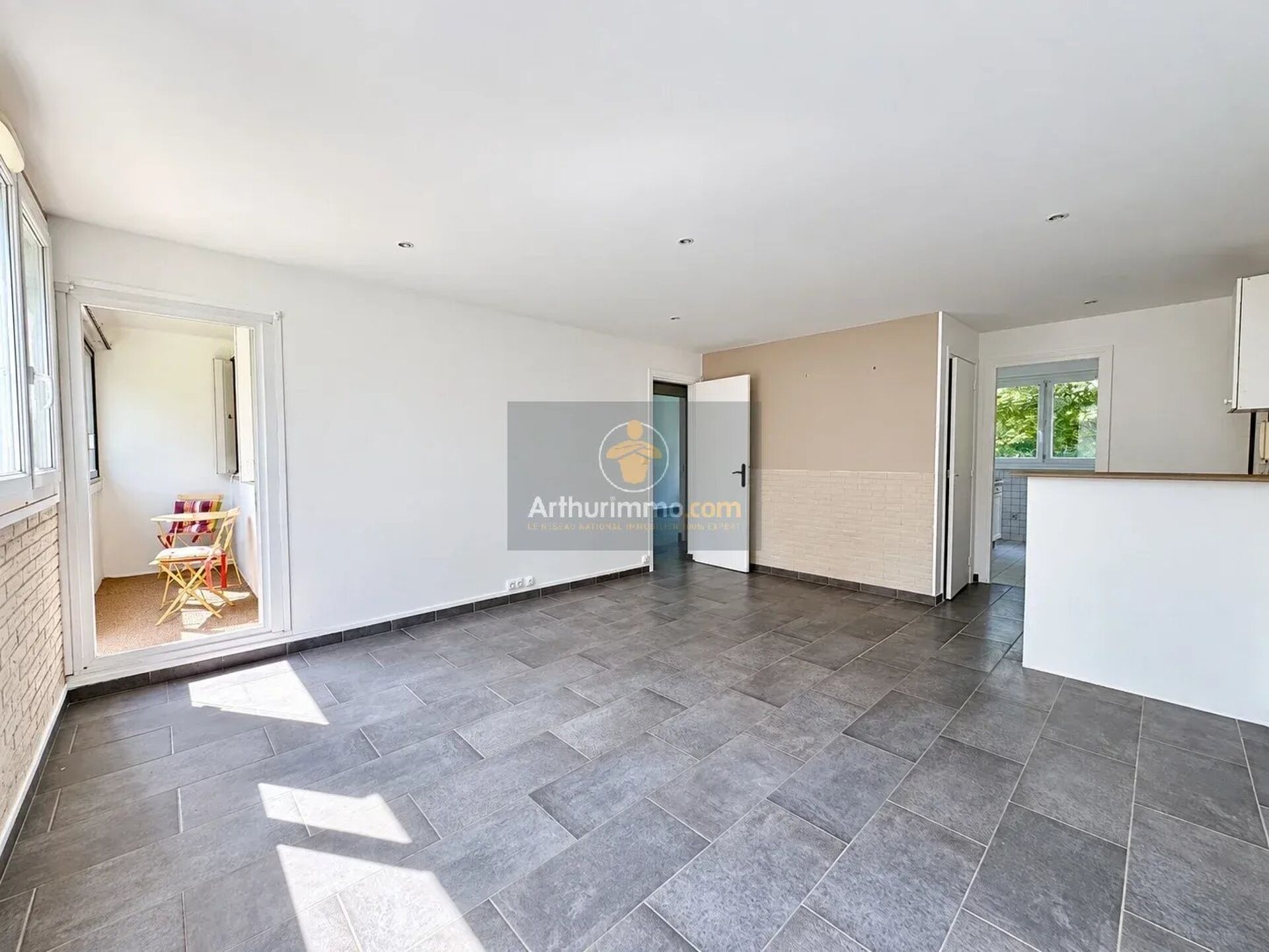 Appartement 3 pièces 61 m² · à Verneuil-sur-Seine · 61 m² · 990 €/mois