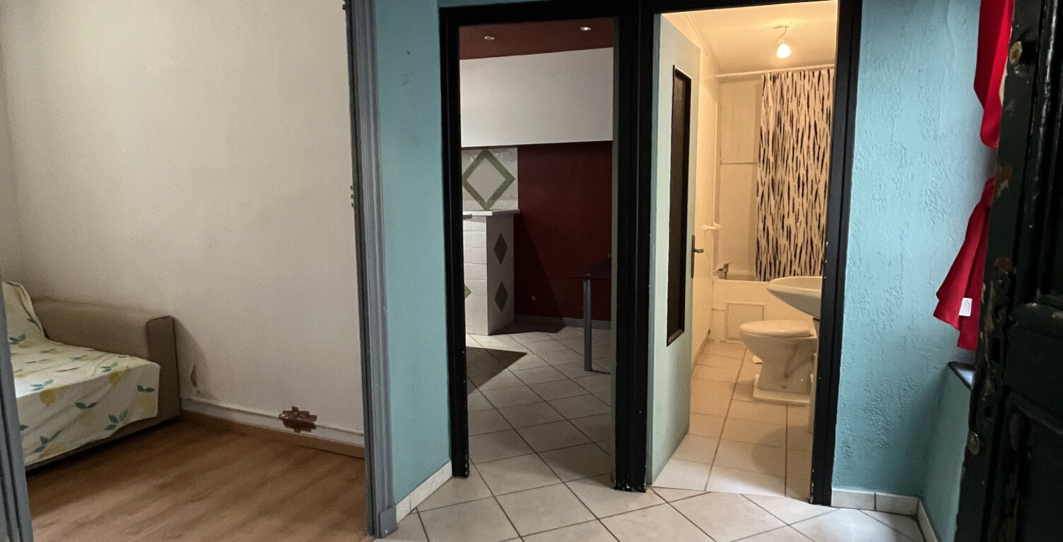 Vend studio 36m2 - Place de la Mairie - Béziers — photo 1