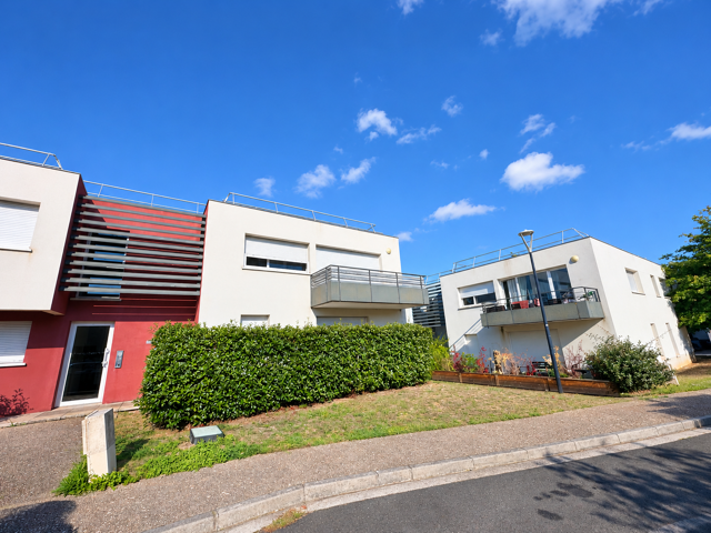 Appartement T2 avec extérieur et place de parking - ARTIGUES — photo du bien