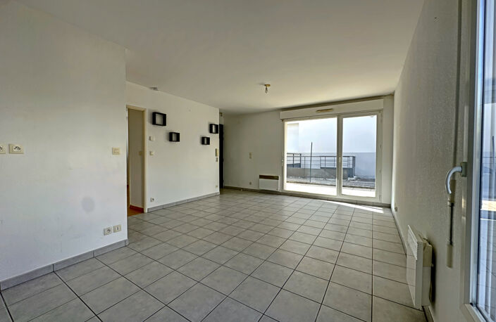 Appartement T2 avec extérieur et place de parking - ARTIGUES — photo 3