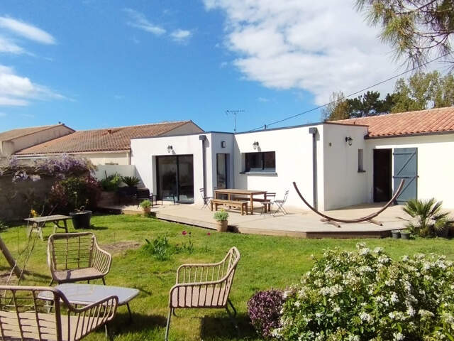 À LOUER   MAISON MEUBLÉE DE PLAIN-PIED   3 CHAMBRES — photo du bien