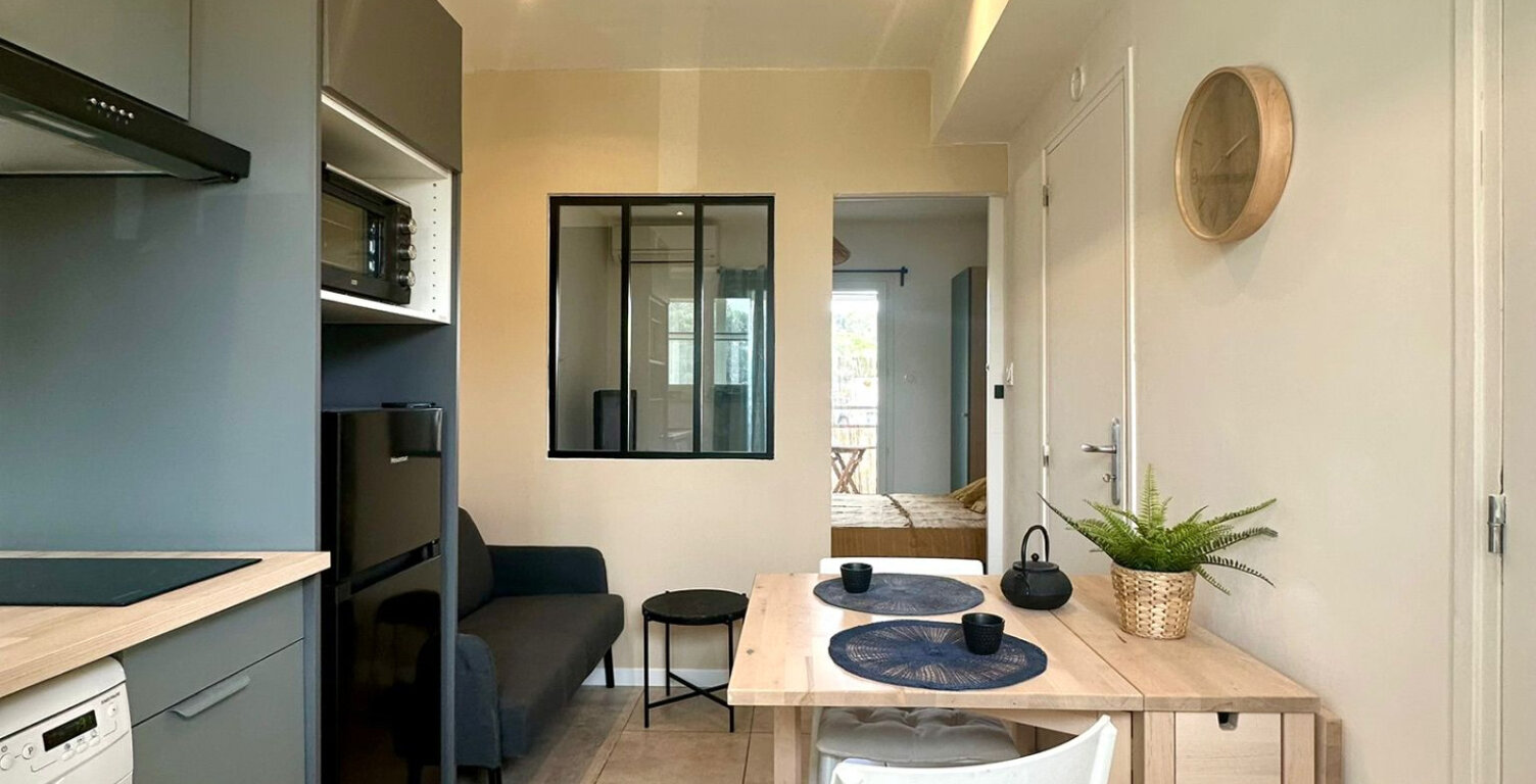 À louer   Studio 20 m2 avec balcon, loggia et parking à Sain — photo 1