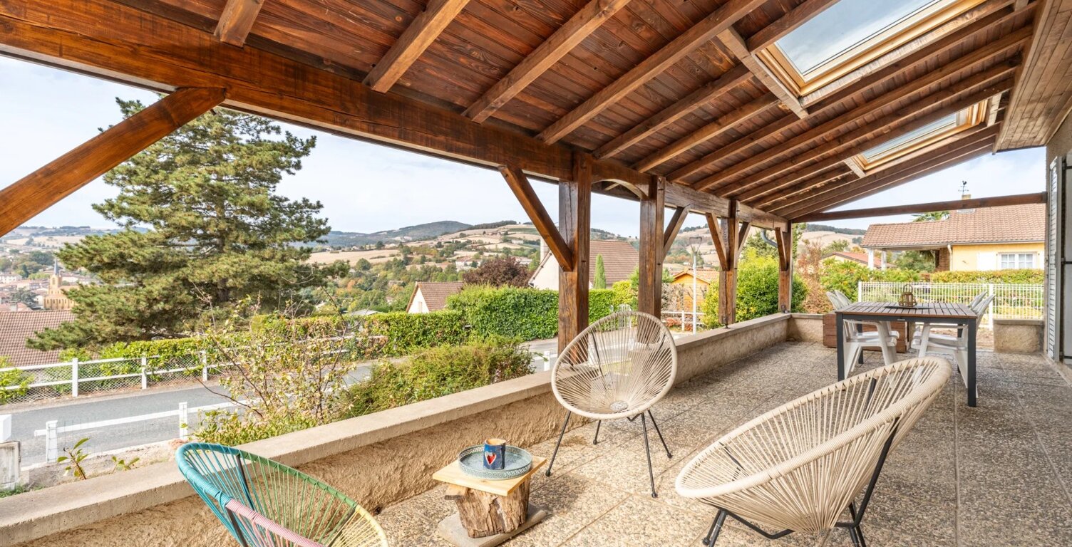 SAVIGNY – Maison familiale rénovée avec vue dégagée et grand sous-sol — photo 1