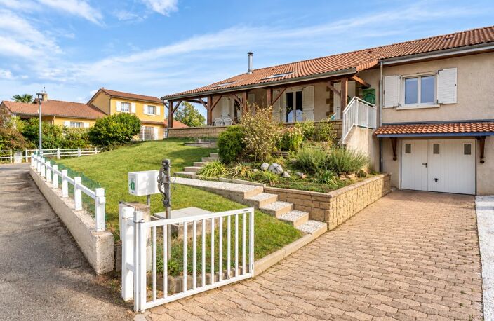 SAVIGNY – Maison familiale rénovée avec vue dégagée et grand sous-sol — photo 4