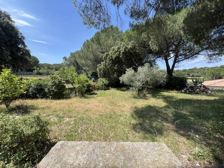 Langlade, terrain constructible fond d'impasse dominant 1000m2, exposé Sud Ouest — photo 1