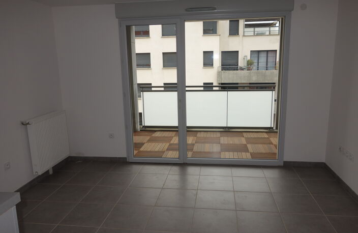 Location appartement 2 pièces 43 m² à Toulouse (31200) — photo 2