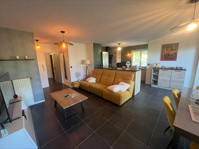 Appartement T4 avec terrasse et jardin — photo du bien