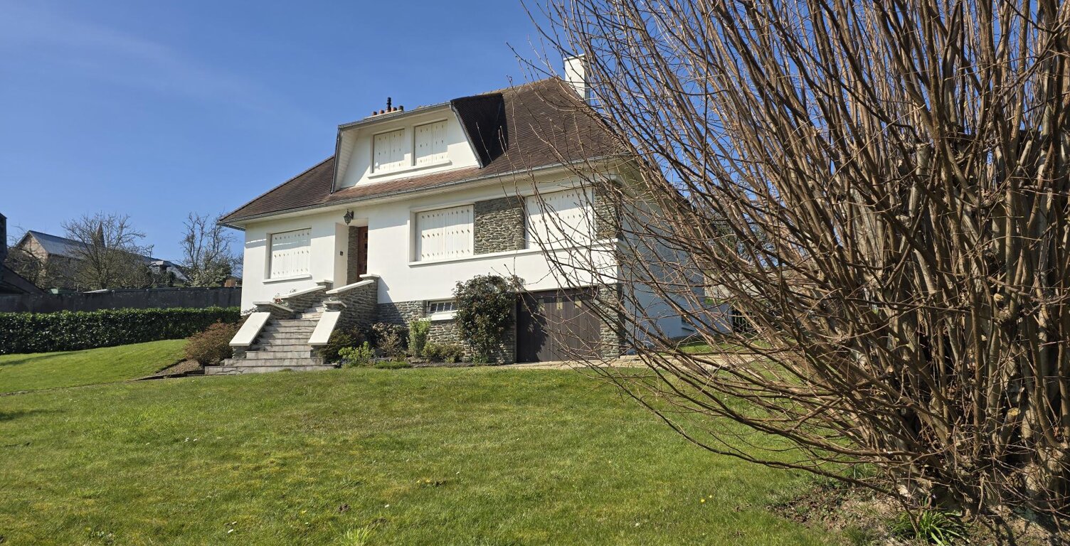 A 2 PAS DE FECAMP CHARMANT PAVILLON DE CARACTERE A VENDRE SUR SOUS SOL COMPLET  — photo 1