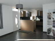 Maison de maître en briques et silex divisée en 3 logements avec jardin et bâtiments — photo 2