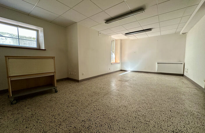 Maison de ville divisée en appartements et locaux profession — photo 5