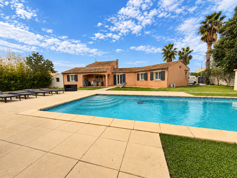 Vend maison de 163m2 avec piscine et garage sur un terrain d — photo 1