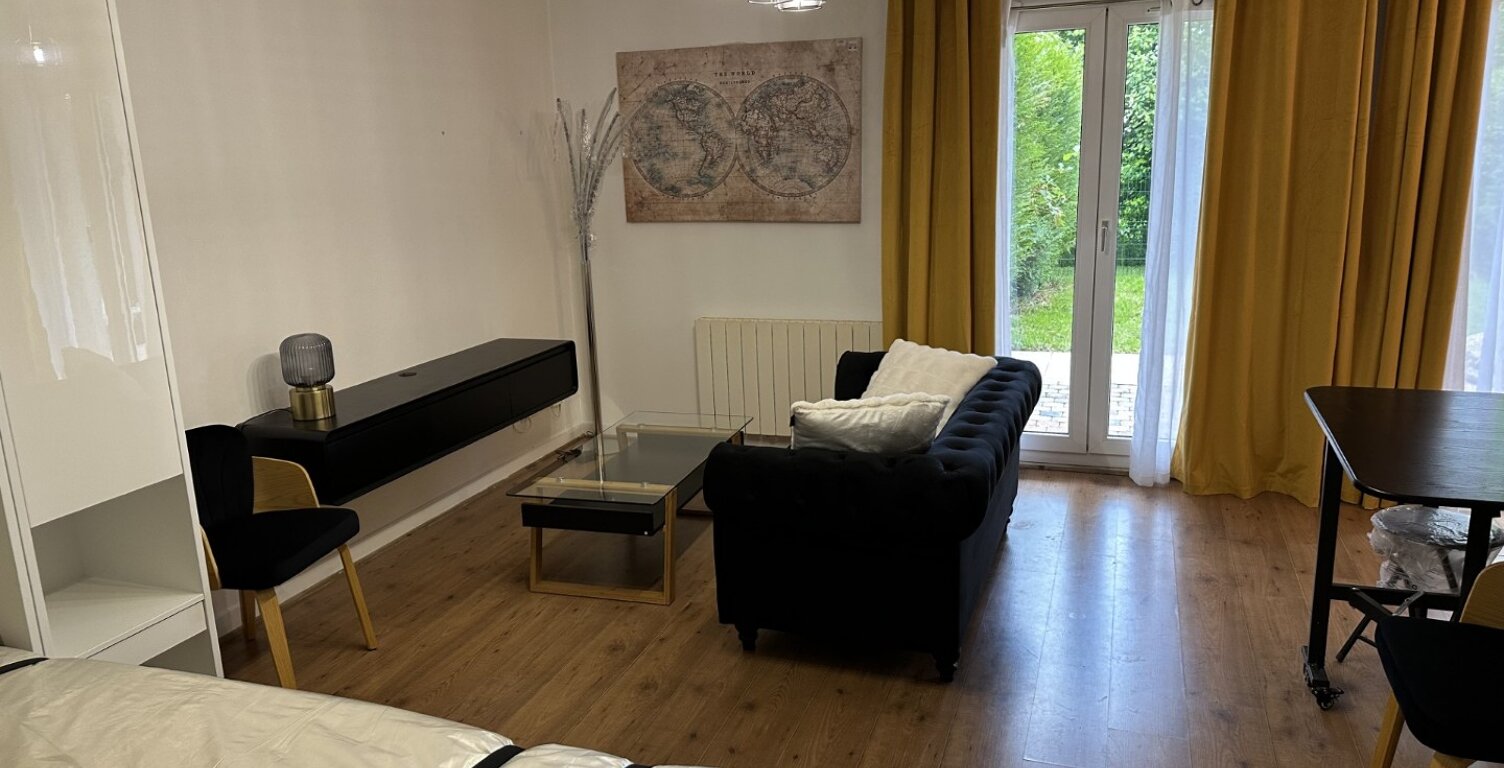 Location appartement 1 pièce 36 m² à Gex (01170) — photo 1