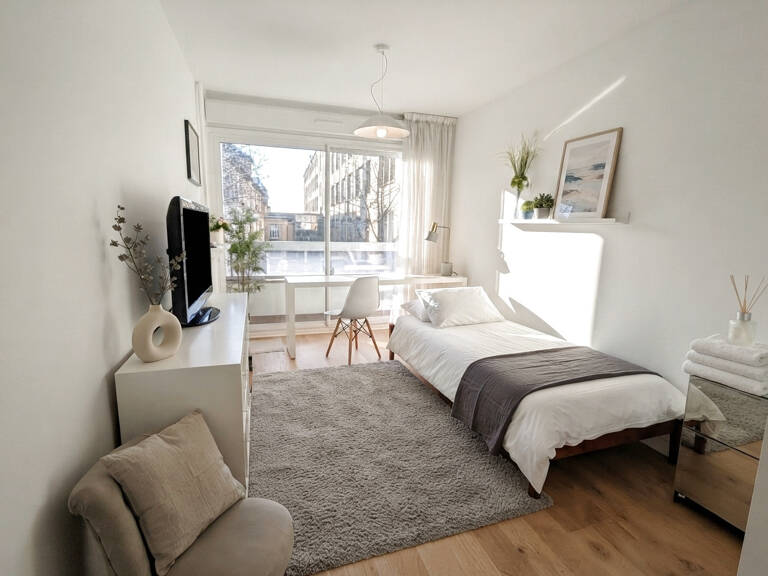 Appartement de 17m2 à louer 880 EUR par mois à Sceaux — photo 1