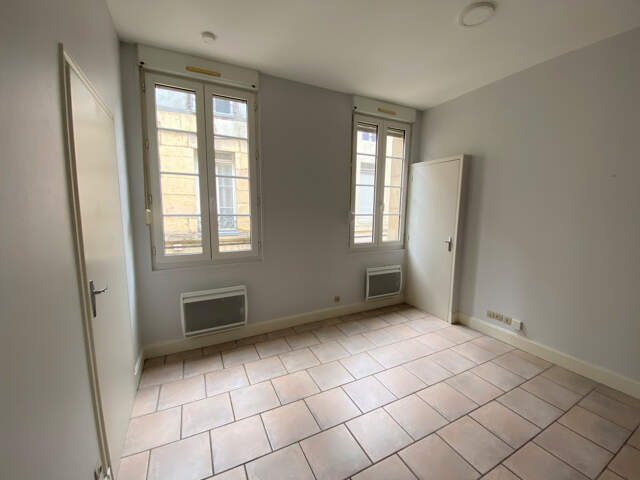 STUDIO DE 17 M2 - DIJON — photo du bien