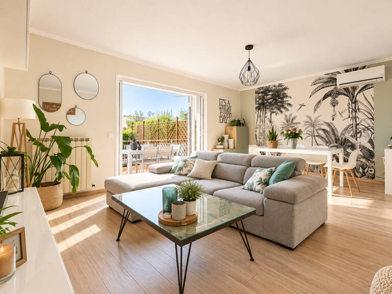 Maison familiale avec jardin et beaux espaces extérieurs — photo 1