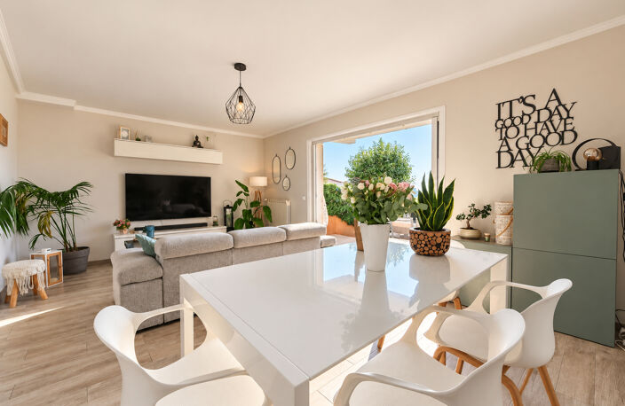 Maison familiale avec jardin et beaux espaces extérieurs — photo 4