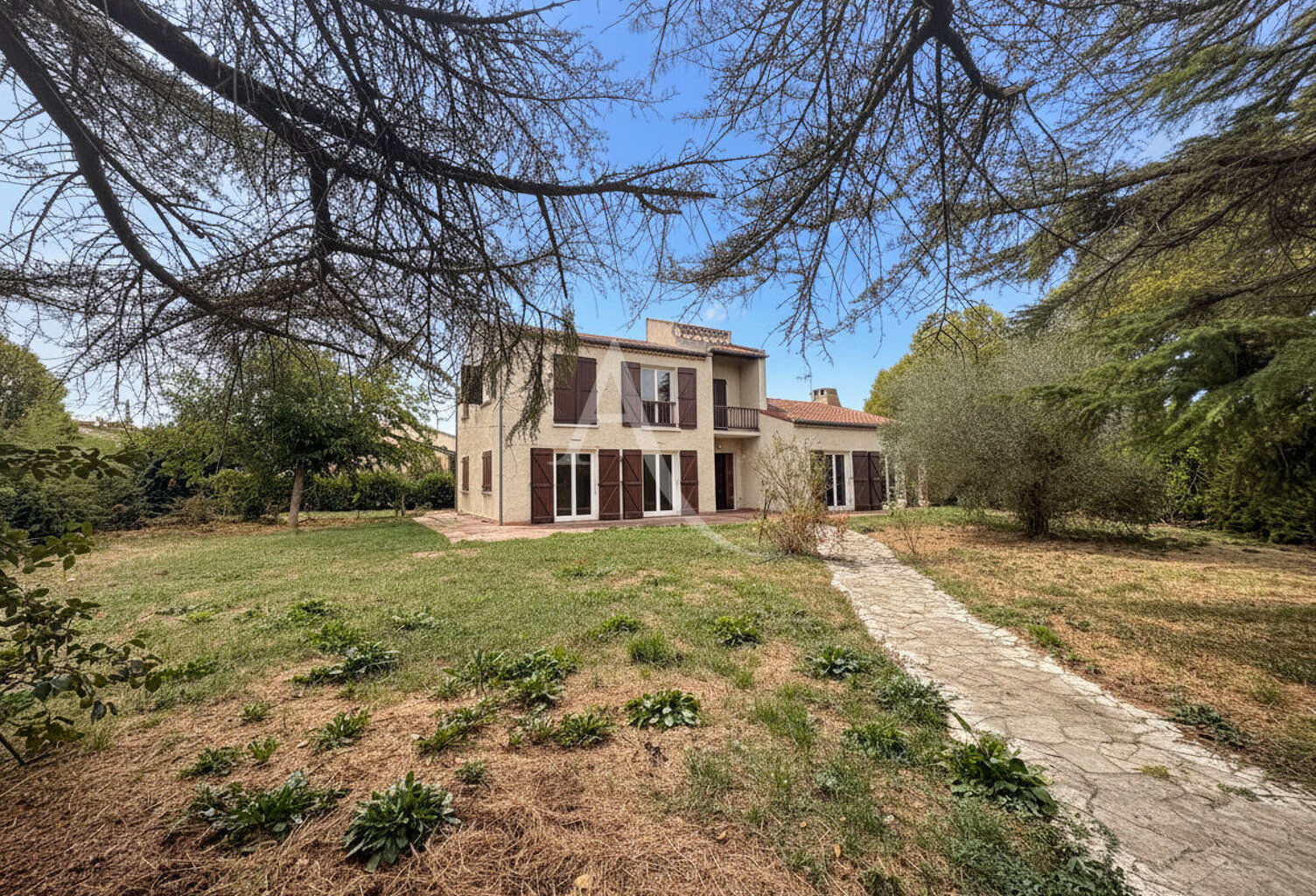 Maison L Isle Jourdain  T5  229 m2 — photo 1