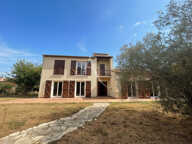 Maison L Isle Jourdain  T5  229 m2 — photo 2