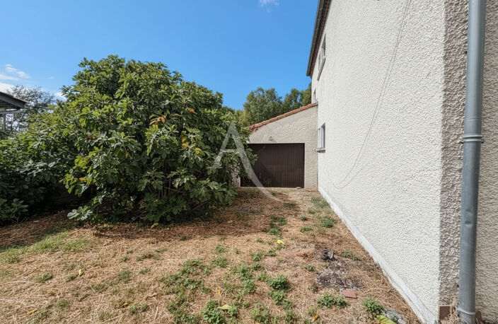 Maison L Isle Jourdain  T5  229 m2 — photo 3