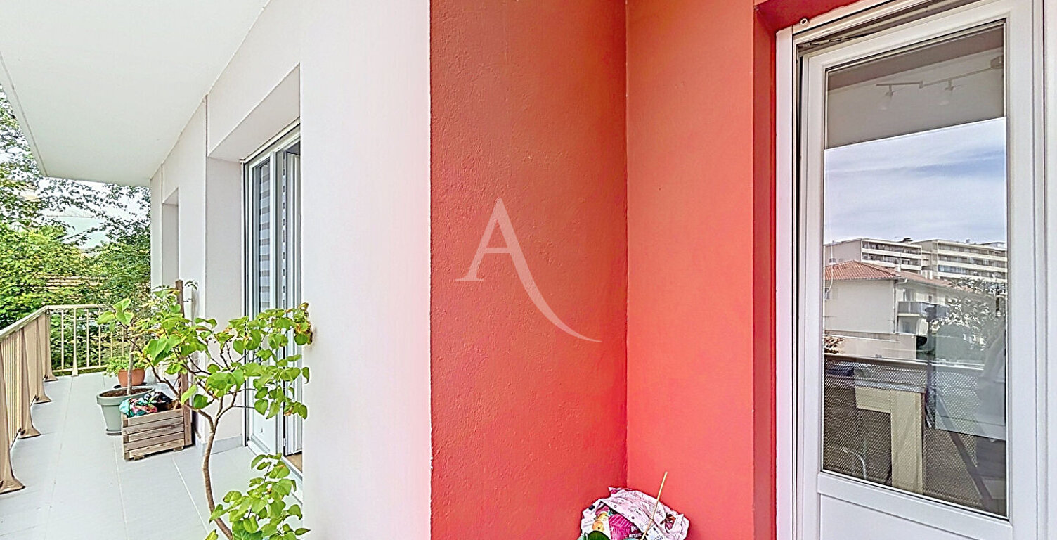 Pau Quartier Saint-Dominique / Appartement T3 lumineux avec cave et garage — photo 1